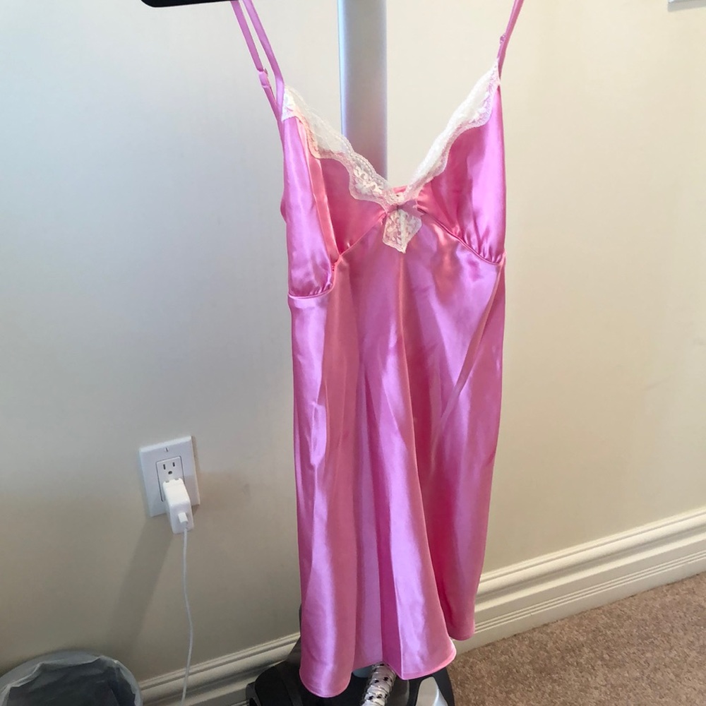 Lingerie - Picture 3 of 6